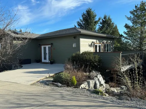 LUXURY COTTAGE IN DAVIS BAY, BC. Hotels in Sechelt