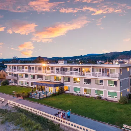 Seashore Inn on the Beach Seaside