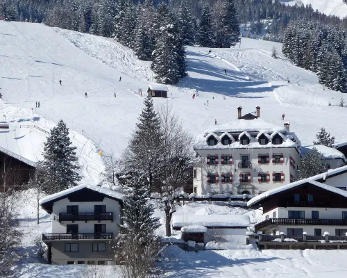 Aparthotel Ansitz Felsenheim Hotels in Lermoos