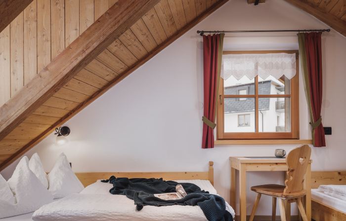 Chalet Tyrolian Apartments - by Familiaris - Pools 500 Meters