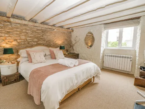The Snug No 35 West End Hotels in Nailsworth