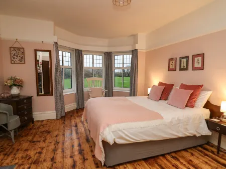 Tirallen Отели в г. Ллансауэл