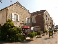 La Poularde Hotel a Mervans