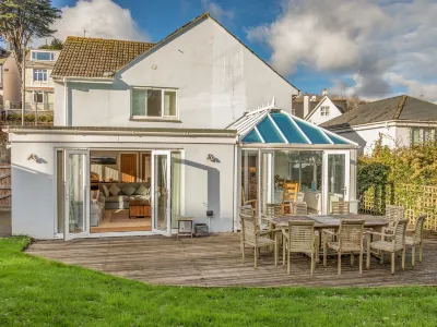 Welsummer Hotels near Salcombe & District Swimming Pool Association