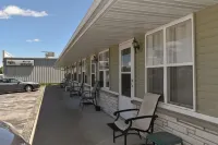 Stay Inn Motel Hotels in Green Lake