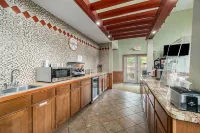 Howard Johnson by Wyndham Traverse City - Aamiainen