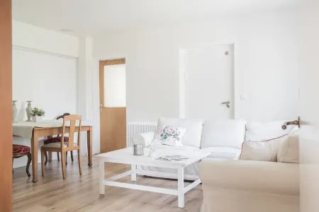 Villa Evalotta Logi I Fjällbacka Отели в г. Fjallbacka