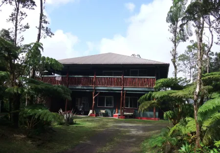 Aloha Crater Lodge Отели в г. Волкейно