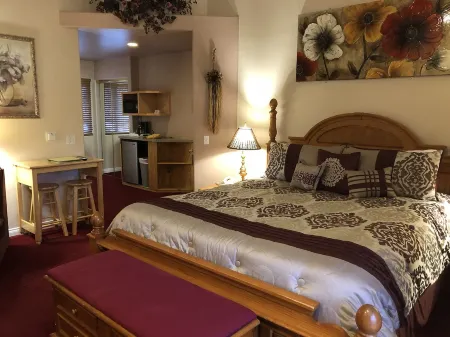 Giant Oaks Lodge Отели в г. Раннинг Спрингс