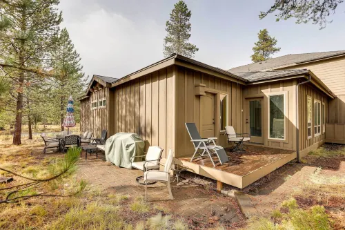 Sunriver Group Getaway: Explore Deschutes Forest! - Kitchens