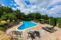 Heath Retreat - Pools
