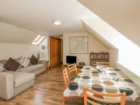 10 Monarch Country Apartments