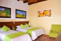 La Casona Pirámides - Pools