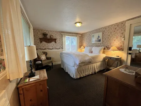 Country Willows Inn and Estate