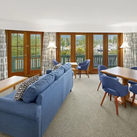 Canadian Princess Lodge & Marina