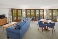 Canadian Princess Lodge & Marina Hotels in Ucluelet