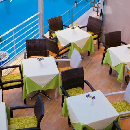 Amaryllis Hotel Apartments