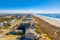 Shearwater 4 Bedroom Home by RedAwning - Pet friendly