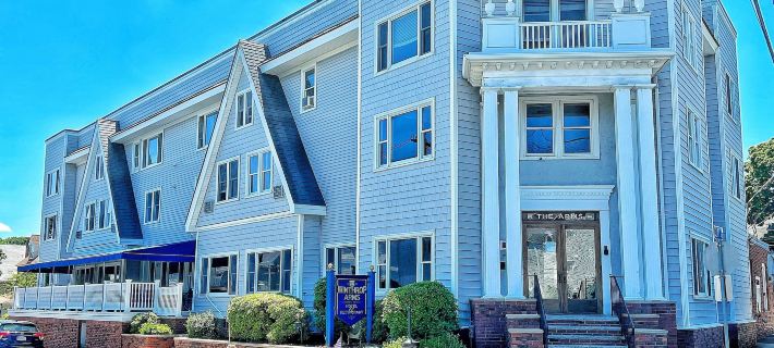 Winthrop Arms Hotel Restaurant Logan Airport Hotels in Suffolk County