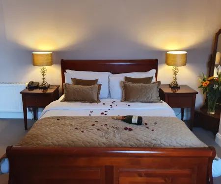Uppercross House Hotel