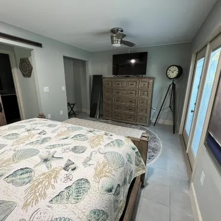 Tarpon Tale Inn