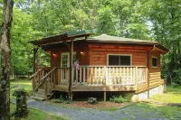 Sugar Shack Yurt Romantic and cozy!
