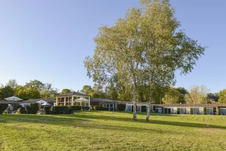 Logis Hôtel Val de Vienne Отели в г. Ле Вижан