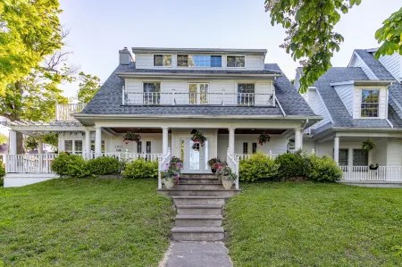 Chestnut Inn Отели рядом с достопримечательностью «Водопады Бридал Вейл»