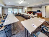 Heritage Inn & Suites - Brooks Hotels in Brooks