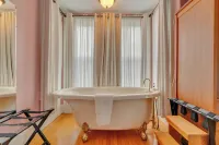 James Place Inn Bed and Breakfast Hotels in Freeport