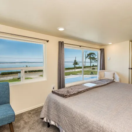 Juan de Fuca Waterfront Hotel & Cottages Hotels in Sequim