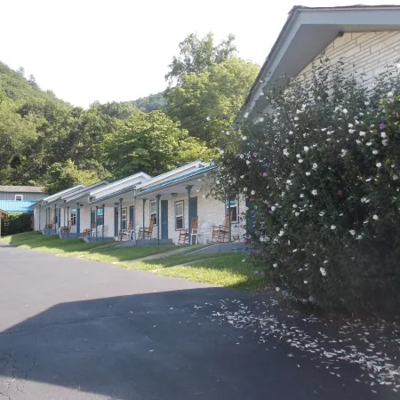 Clarketon Motel - Maggie Valley