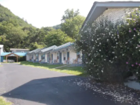 Clarketon Motel - Maggie Valley