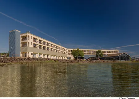 Best Western Plus Silverdale Beach Hotel