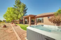 Zion Area Home w/ Scenic Views & Private Hot Tub! - 방갈로