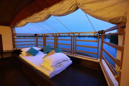 Double Decker Boathouse - Beach