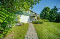 400 Ft to Chautauqua Lake, Mayville Cottage - spa