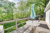 Quiet Horseshoe Hill House by Lake Barkley! - parking