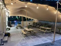 Rostrevor Mountain Lodge - Glamping Pods - Revive Sauna & Hot Tubs Hotel di Newry
