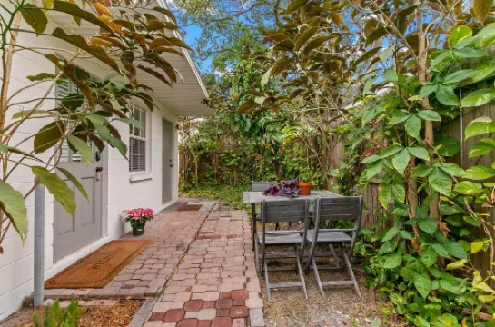 New! Bayside Escape - Cozy Hideaway Near Bayshore Beautiful