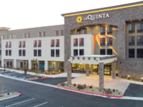 La Quinta Inn and Suites by Wyndham Lincoln Hotels in Placer County