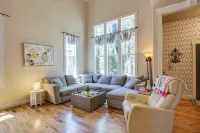 오츠엔 스타디움까지 6마일: 패밀리 홈, 핫텁 있음!