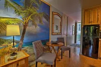 Kailua Studio w/ Pool Access & Garden Views!