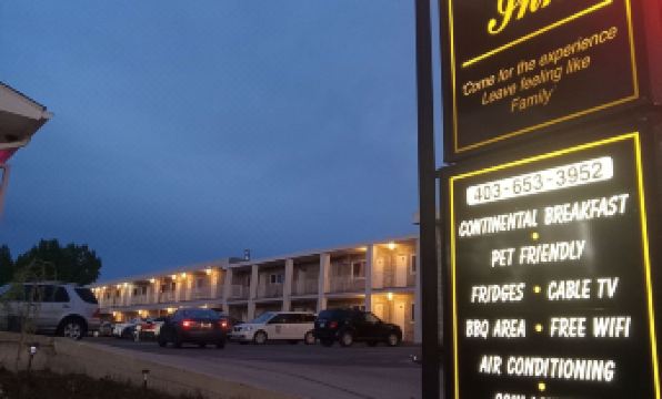 Cardston Inn - Housity