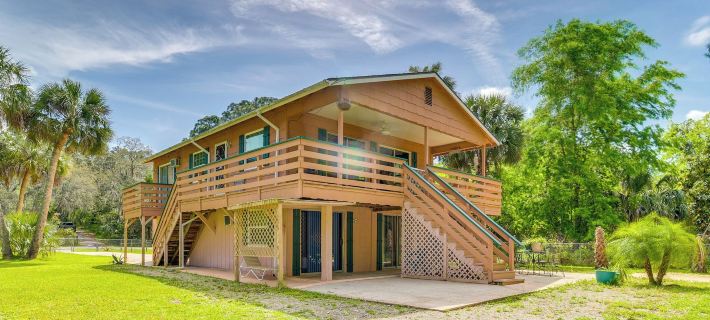 Relax Fireside: Riverfront Inglis Duplex w/ Dock Ξενοδοχεία στην πόλη Levy County