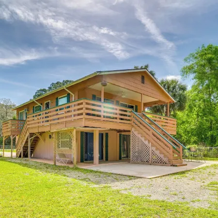 Relax Fireside: Riverfront Inglis Duplex w/ Dock Hotels in Inglis