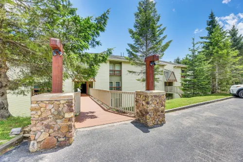 Snowshoe Condo w/ Sunroom - Walk to Slopes! - 3-Sterne