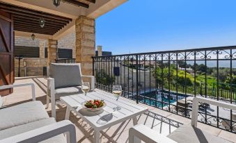 Sanders View - Dreamy 7-Bdr Villa with Private Pool