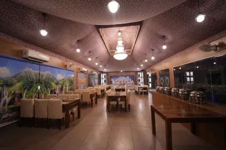 The Sky Imperial  Nakoda Green Valley Отели рядом с достопримечательностью «View Point at Temple Wall»