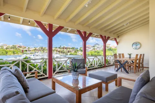 Spanish Water Marina Apartments - Beach